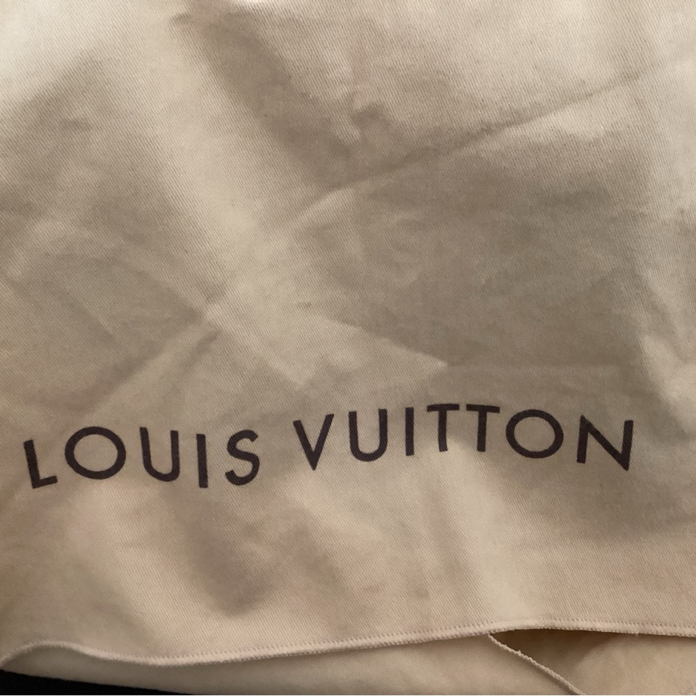 Authentic Louis Vuitton on the go mm